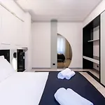Luciano Luxury * Rom